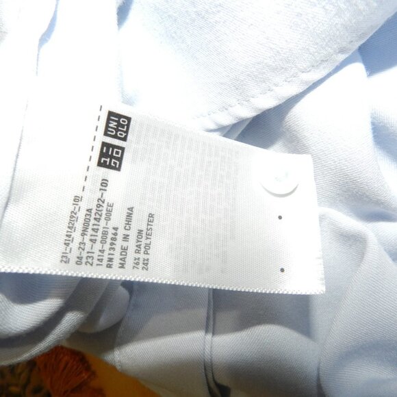 Uniqlo Womens Light Blue Sleeveless Summer Collared Button Down Shirt Size Small - Picture 9 of 9